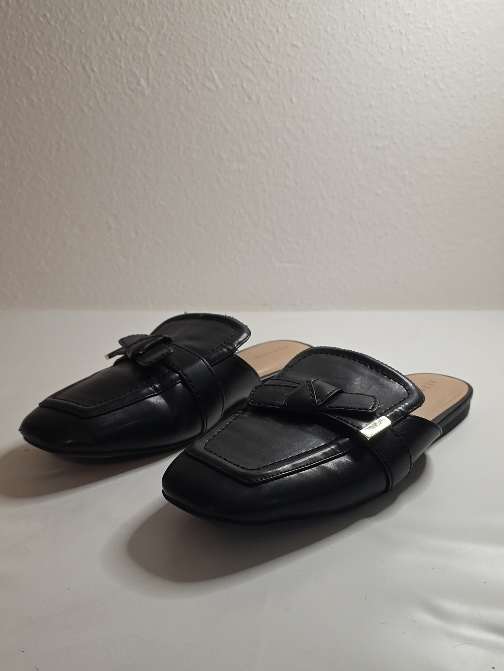 ALFANI PARVANI BLACK BACKLESS LEATHER MULES LADIES 9 VGUC NICE CASUAL LOAFERS